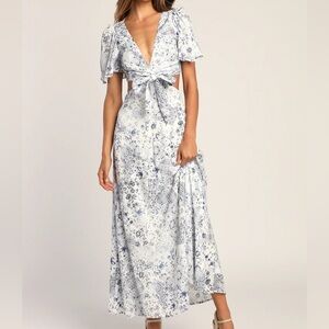 Strut the Avenues Lulu’s Cutout Floral Maxi Dress
